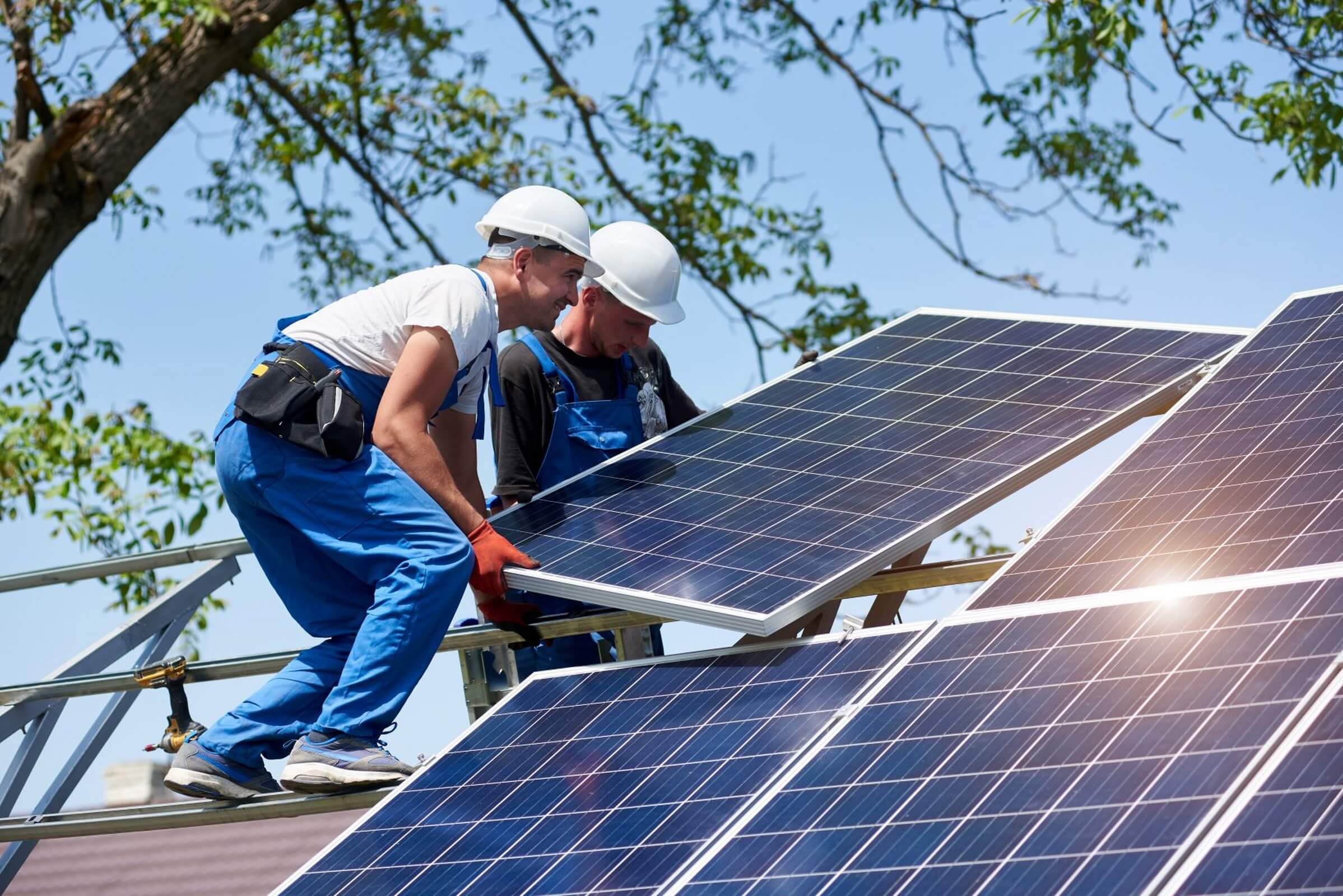 7 Benefits of Installing Solar Panels in Your Home (1)